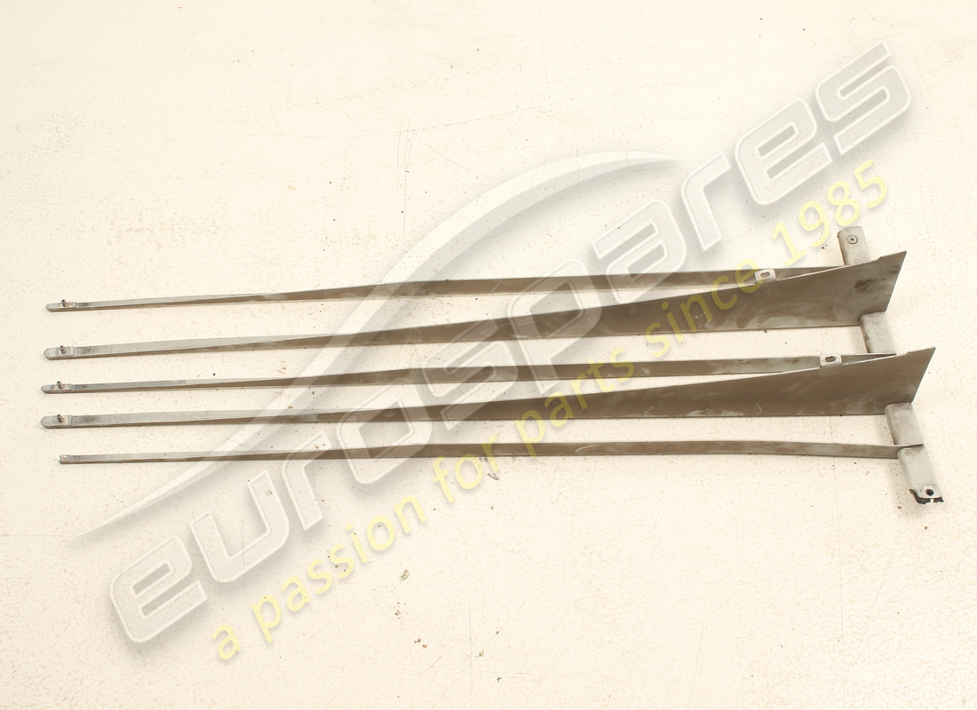 nuovo (altro) ferrari griglia porta sx 14 punto. numero parte 61488400 (2)
