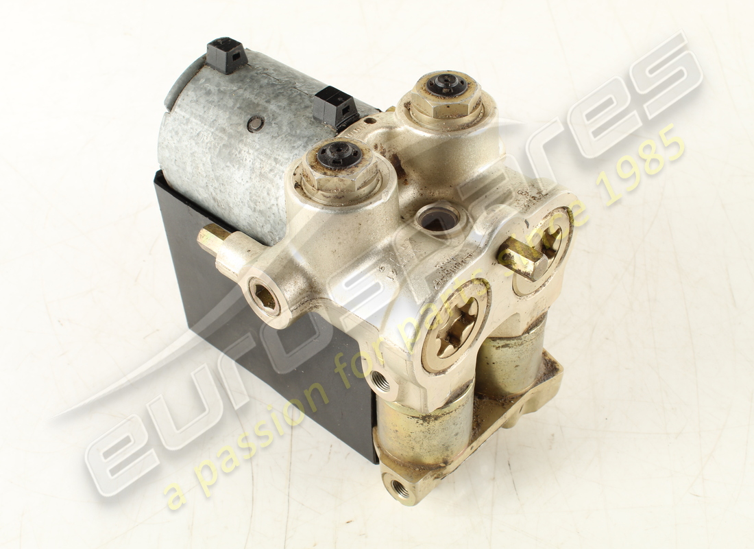 USED FERRARI HYDRAULIC UNIT ABS. PART NUMBER 126056 (2) used ferrari hydraulic unit abs. part number 126056 (2)