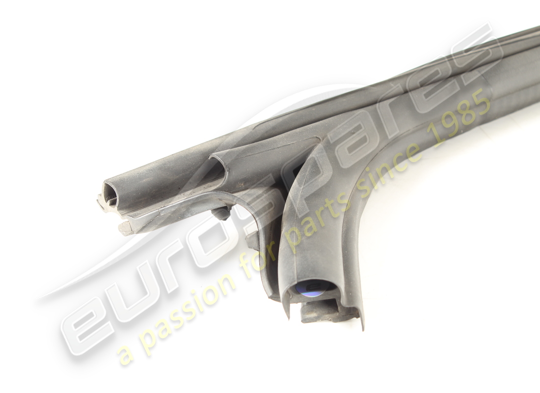 GUARNIZIONE PERIMETRALE PORTA SX USATA FERRARI. NUMERO PARTE 84087500 (2) guarnizione perimetrale porta sx usata ferrari. numero parte 84087500 (2)