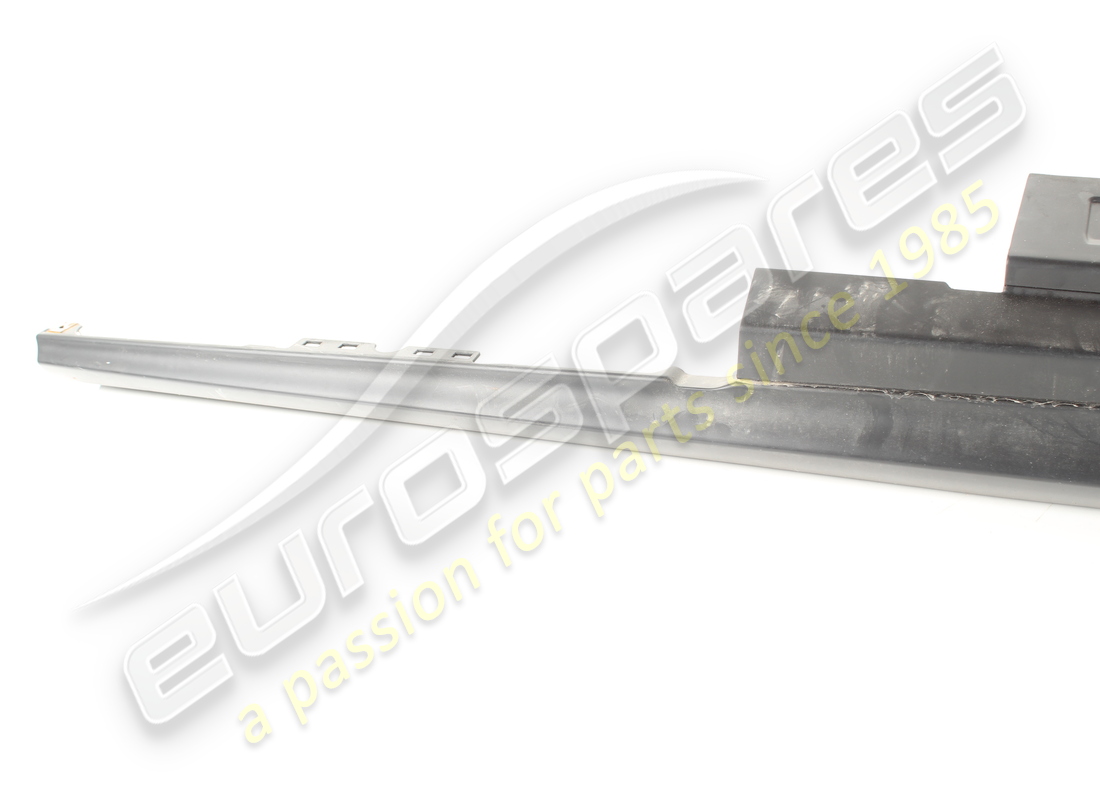 usato ferrari copertura soglia esterna completa sx. numero parte 88068510 (2)