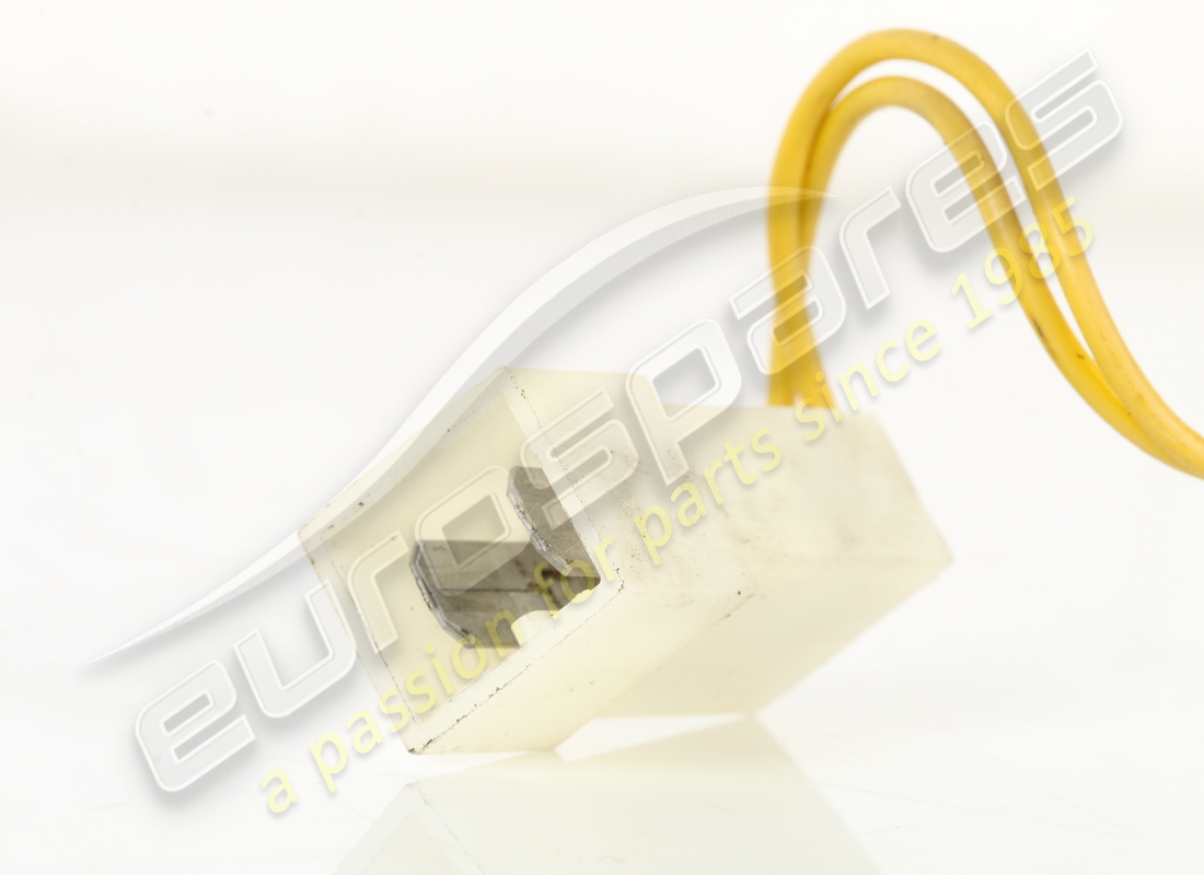 SOLENOIDE DEL VANO PORTAOGGETTI/TAPPO DI RIEMPIMENTO DEL CARBURANTE USATO FERRARI. NUMERO PARTE 60868600 (3) solenoide del vano portaoggetti/tappo di riempimento del carburante usato ferrari. numero parte 60868600 (3)