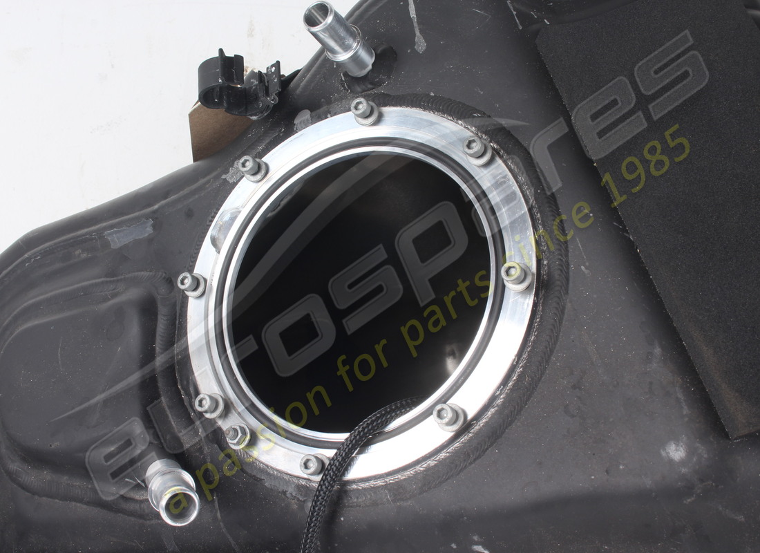 serbatoio carburante dx usato ferrari con tappi e vernice e ammortizzatori di vibrazioni. numero parte 780722 (3)