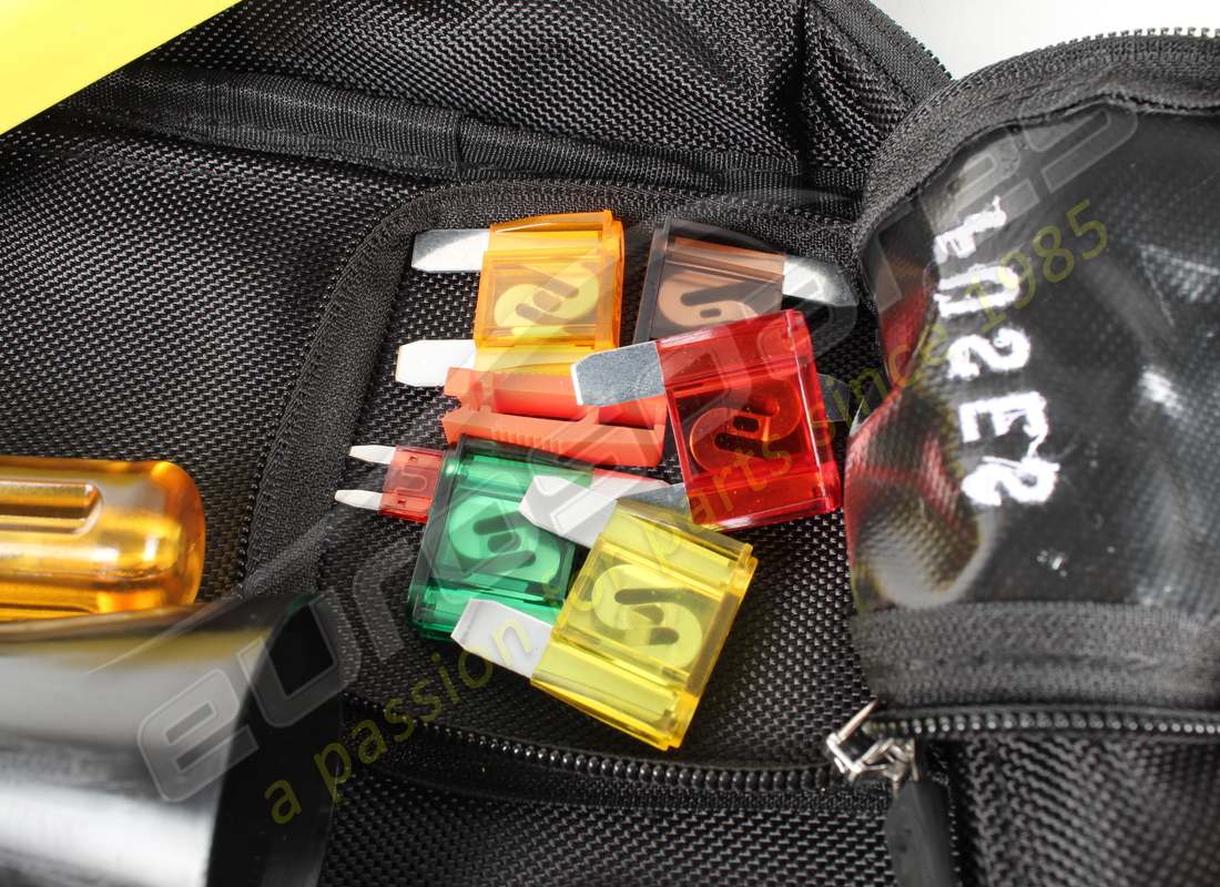 nuova ferrari borsa kit attrezzi completa. numero parte 321955 (10)