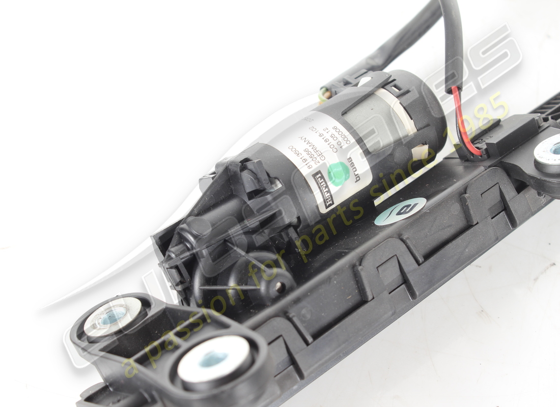 estensione cinghia dx usata ferrari. numero parte 81913500 (2)