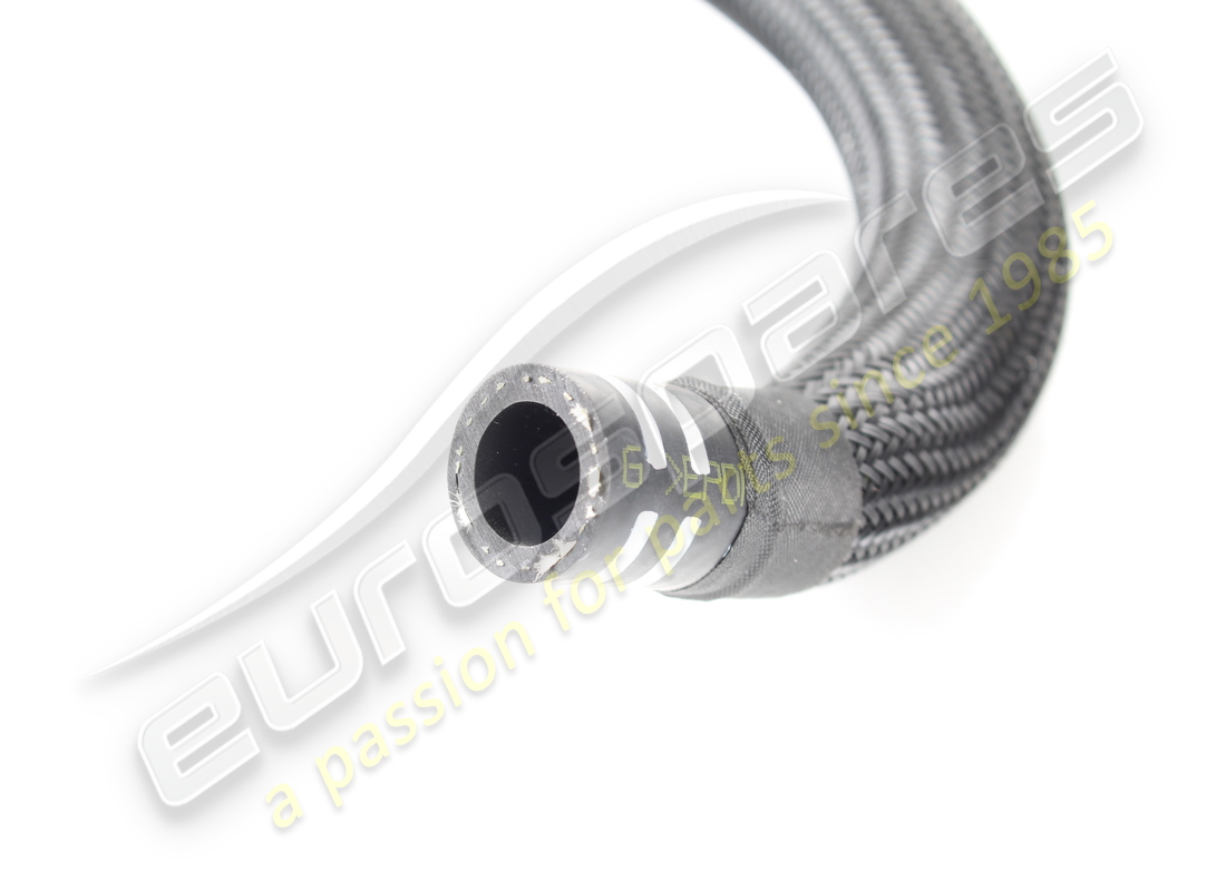 NUOVO MASERATI TUBO DELL'ACQUA DALLO SCAMBIO OLIO A. NUMERO PARTE 670007589 (3) nuovo maserati tubo dell'acqua dallo scambio olio a. numero parte 670007589 (3)