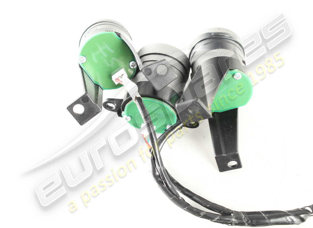 USATO FERRARI SET DI 3 F1 BOTTONI. NUMERO PARTE 260993 (4) usato ferrari set di 3 f1 bottoni. numero parte 260993 (4)