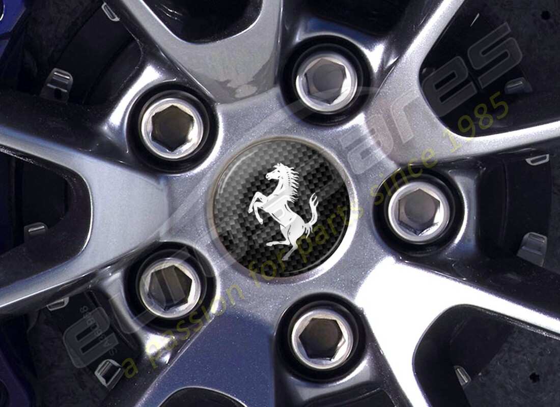 nuovi ferrari copricerchi in fibra di carbonio. numero parte 70005609 (1)