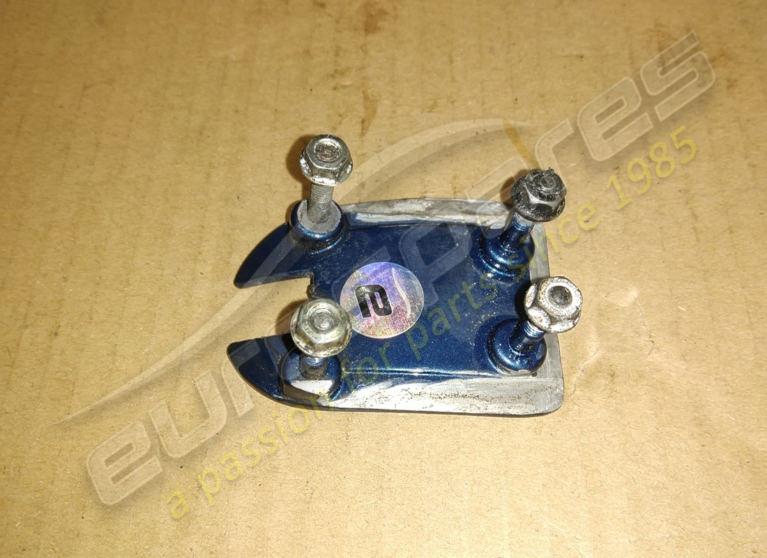 usato ferrari supporto maniglia esterna. numero parte 63158010 (2)