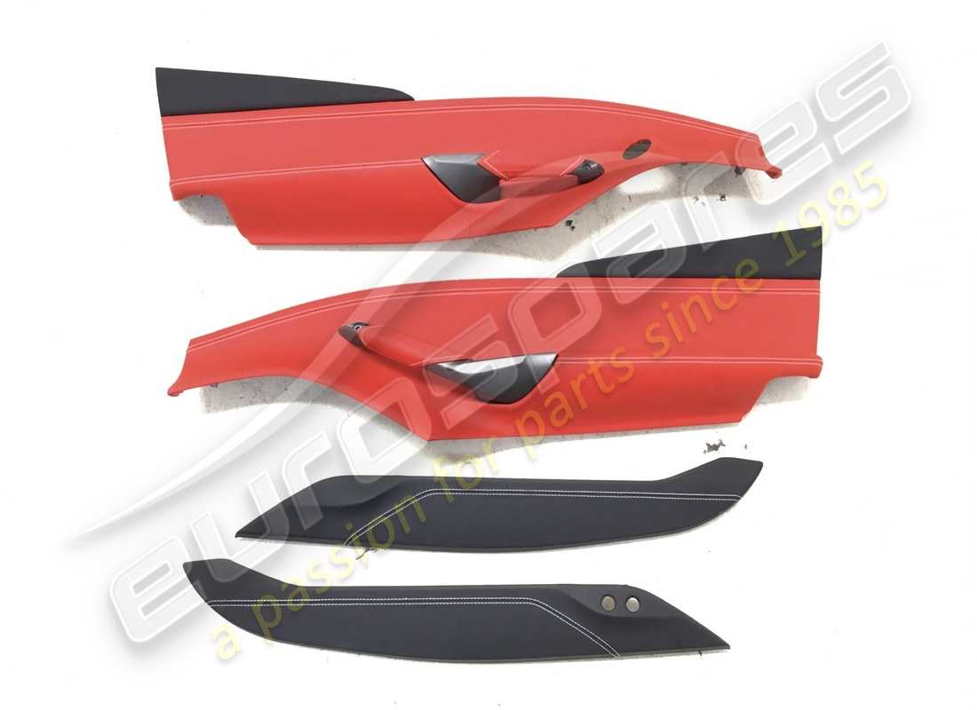 USATI Eurospares Ferrari 488 PANNELLI PORTIERA SINISTRA E DESTRA (PELLE ROSSA E CUCITURE BIANCHE). NUMERO PARTE EAP1374251 (1)