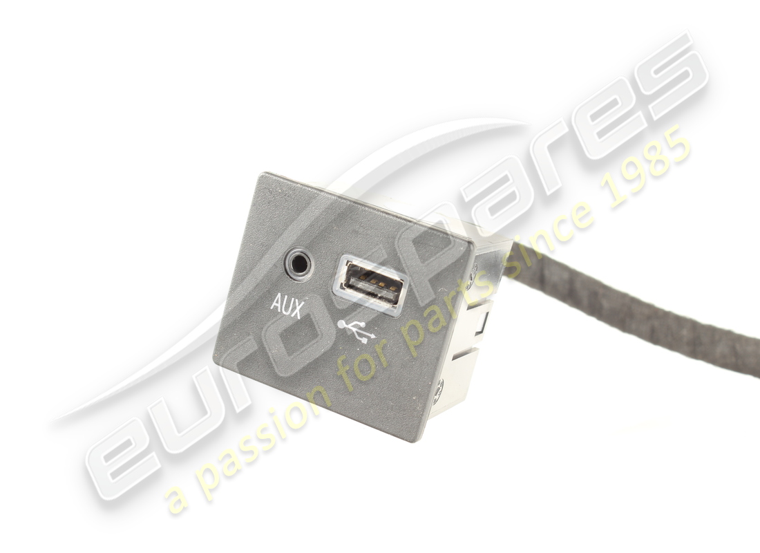 presa aux+usb usata maserati nel centro tu. numero parte 670009770 (2)