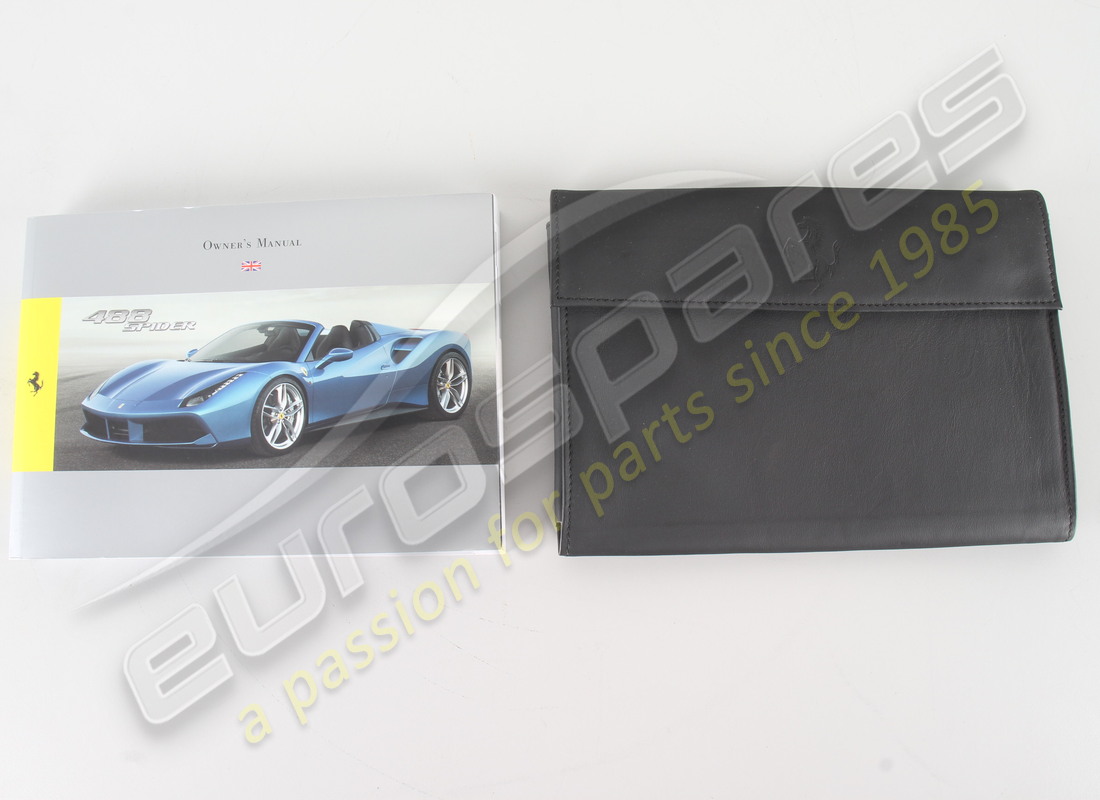 USATO Ferrari 488 CONFEZIONE LIBRETTO SPIDER. NUMERO PARTE EAP1481296 (1)