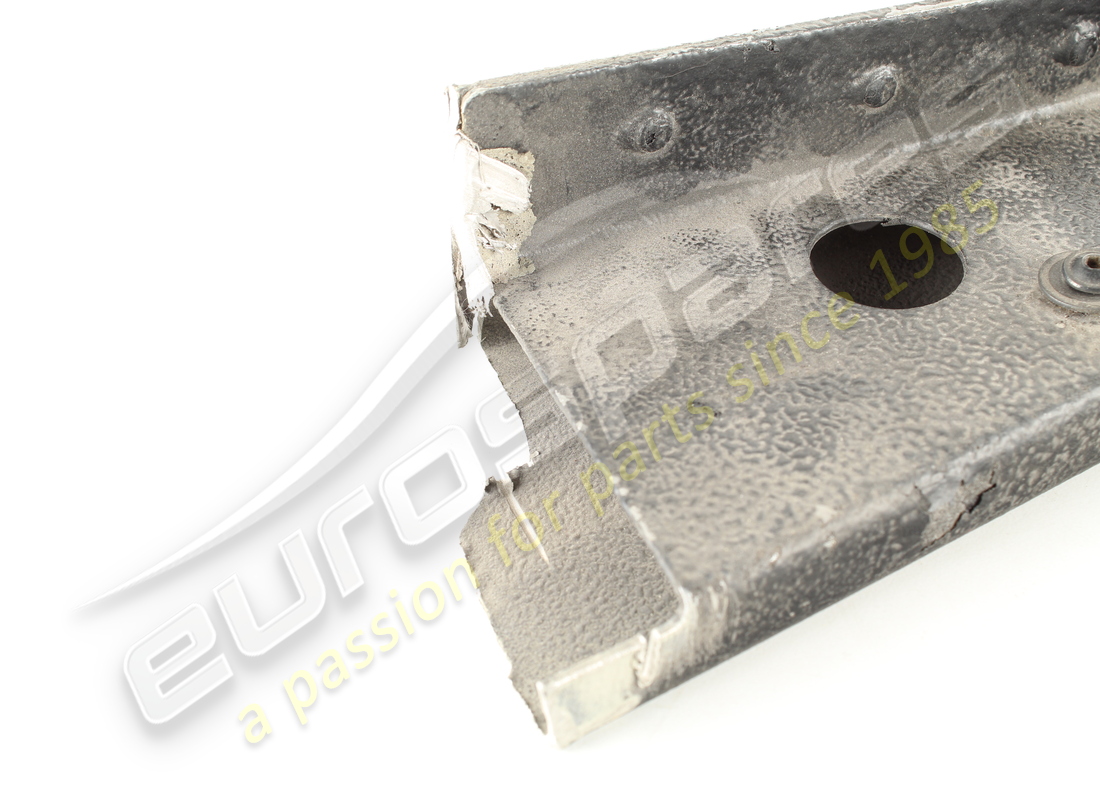 used ferrari rh side bracket plus cataph. part number 65151611 (5)