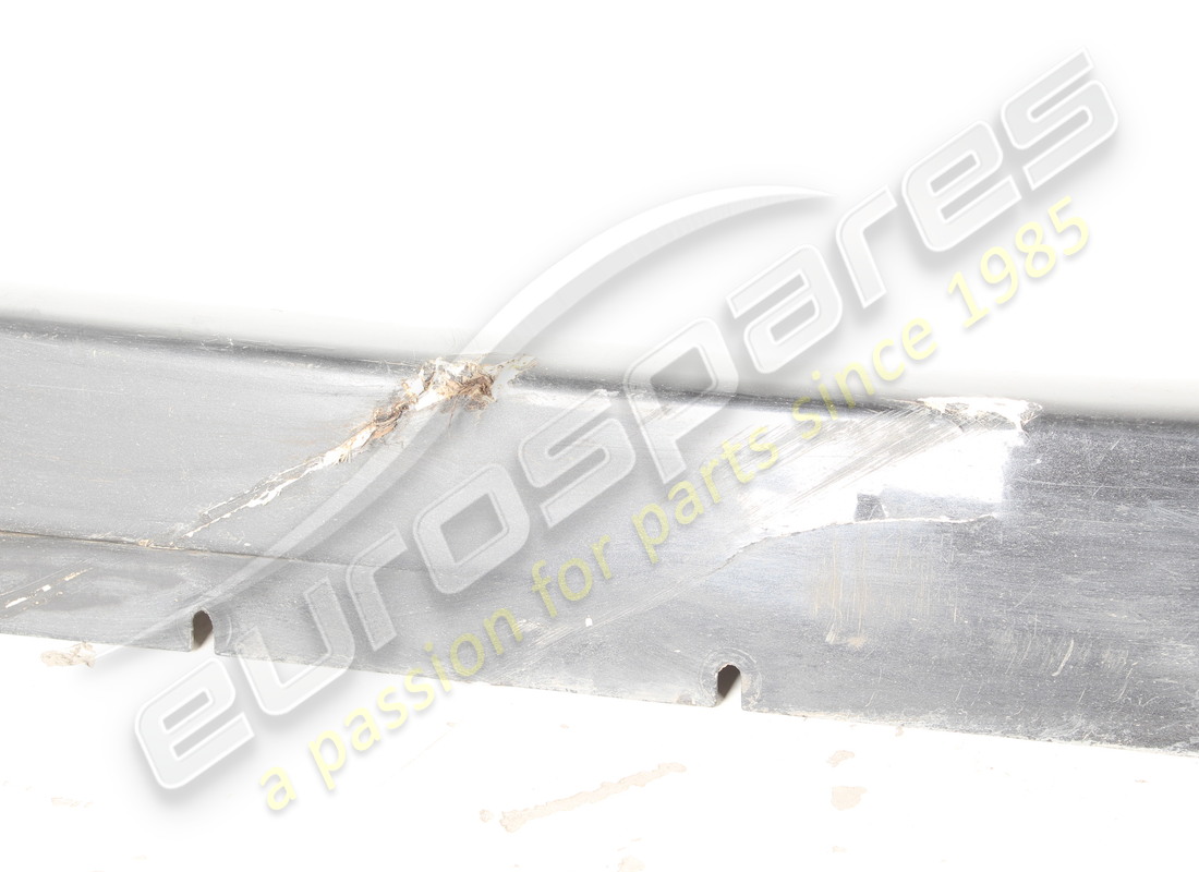 rivestimento sottoporta sx ferrari danneggiato. numero parte 68021110 (5)