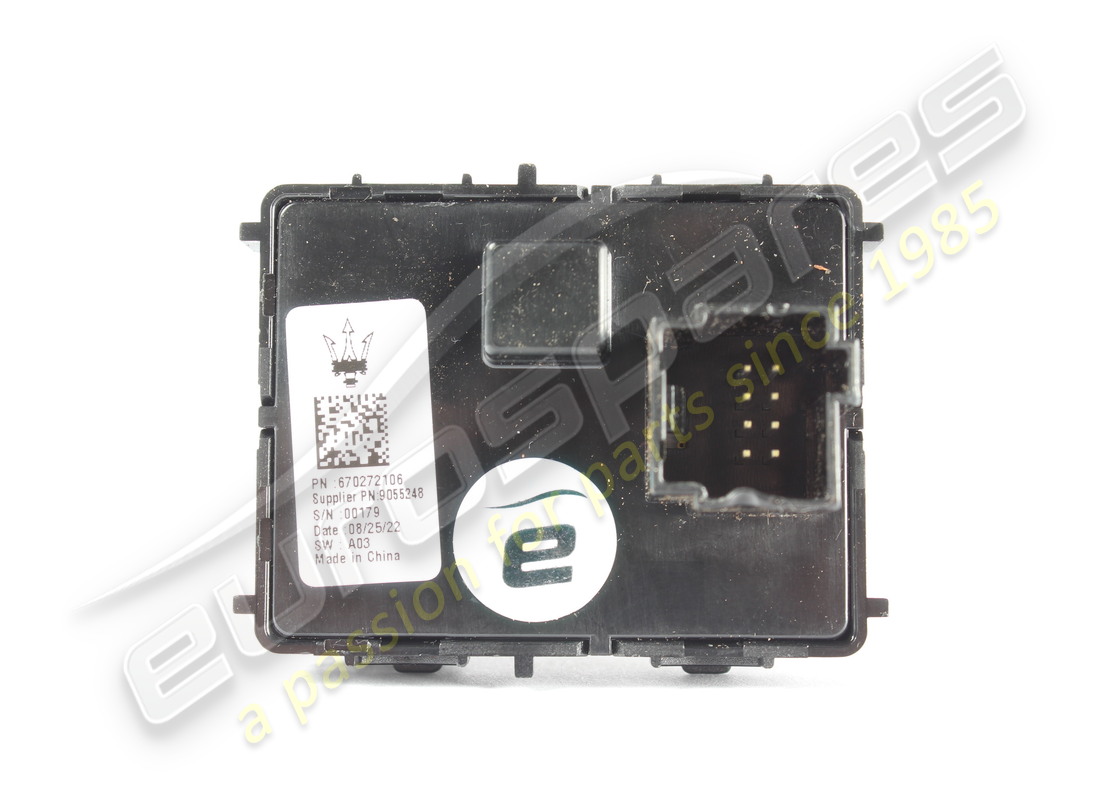 interruttore alzacristalli elettrico posteriore destro usato maserati. numero parte 670272106 (3)
