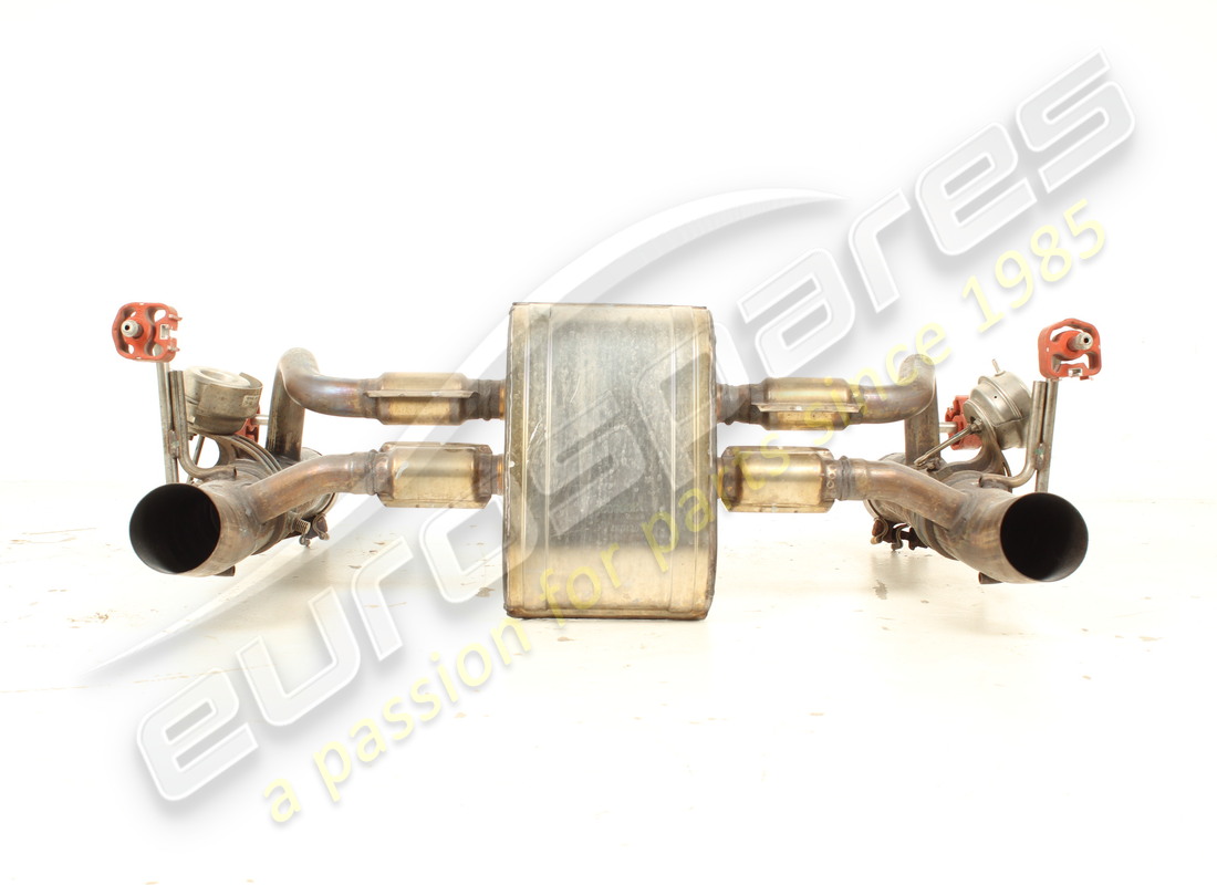 Ferrari SILENZIATORE CENTRALE USATO. NUMERO PARTE 844311 (1)