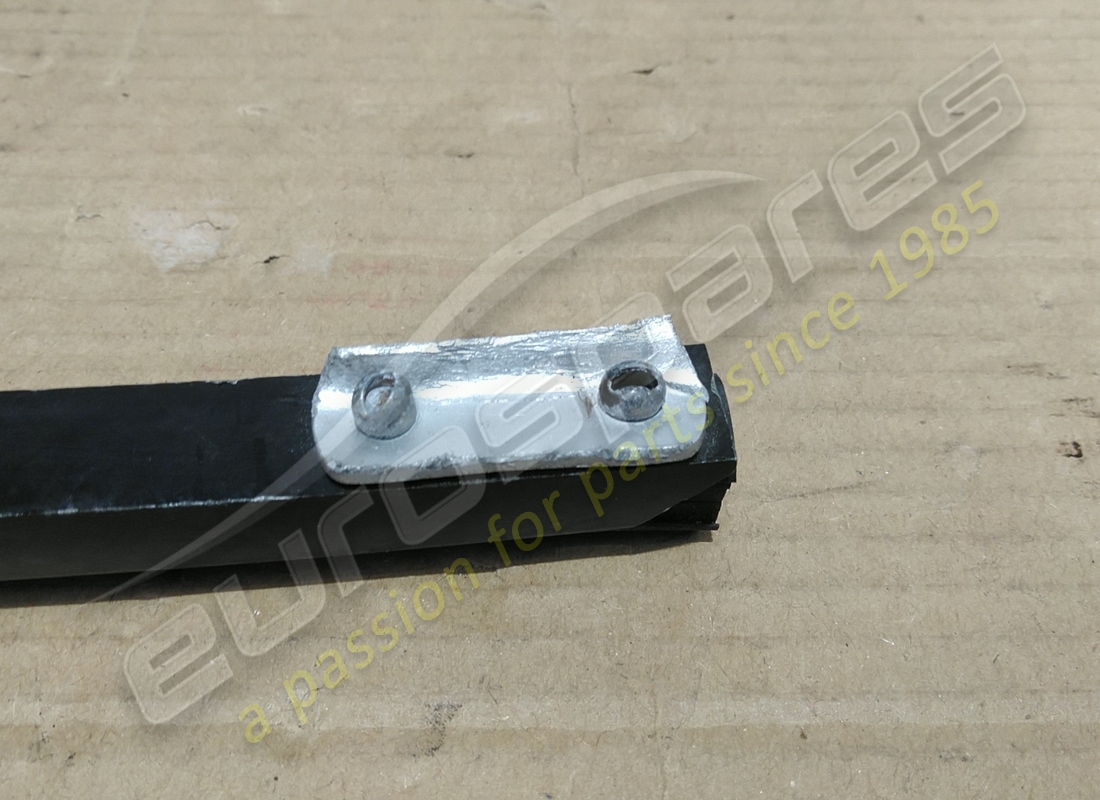 barra div aston martin danneggiata, gruppo canale, numero parte dx 6g33c262a36ac (2)