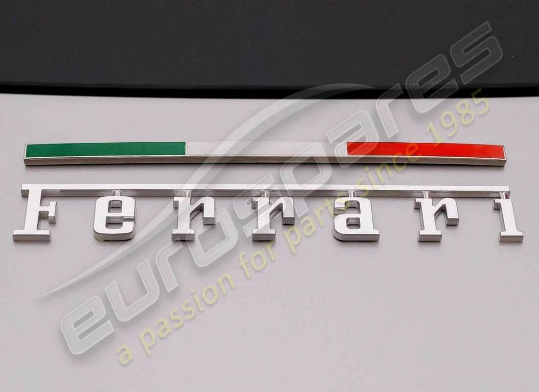 nuovo ferrari logo metallico con bandiera, bandiera italiana 20cm x 0.9cm. numero parte 988640 (1)