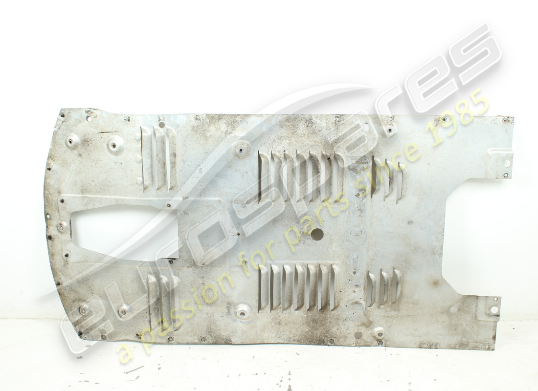USATO Aston Martin SOTTOCASSA, ANTERIORE. NUMERO PARTE AG435E209BA (1)