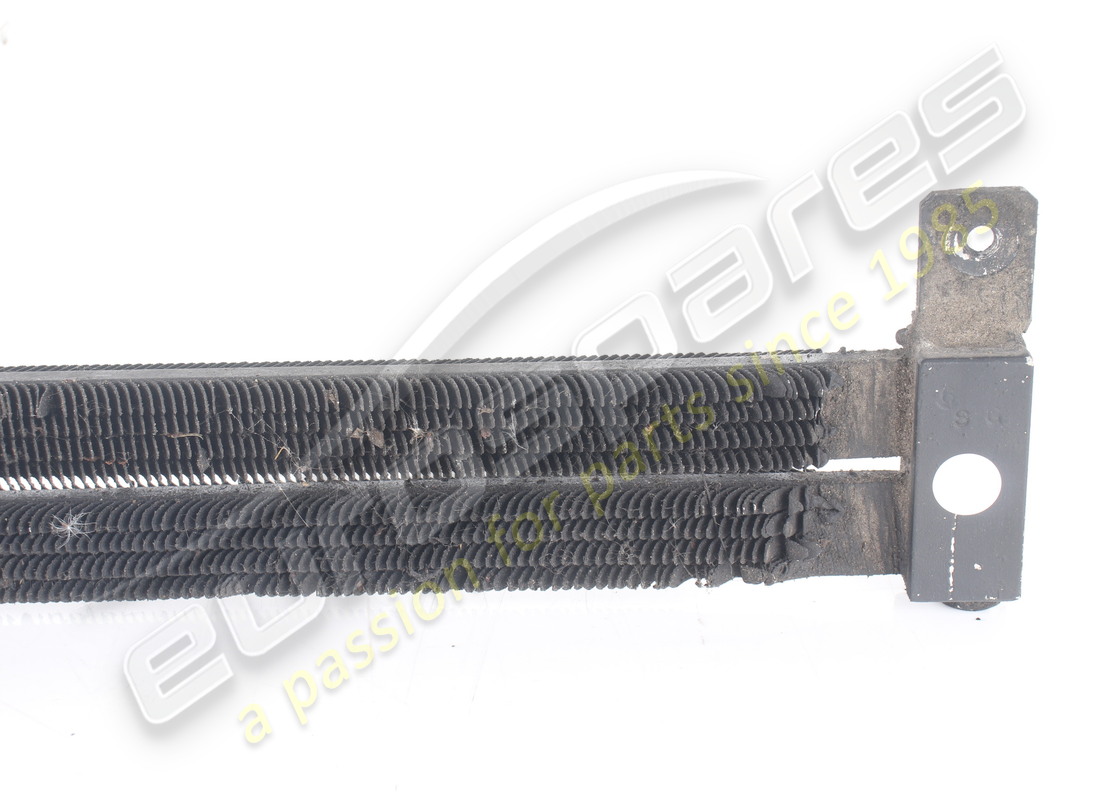 RADIATORE DELL'OLIO USATO MASERATI RHD. NUMERO PARTE 367817618 (6) radiatore dell'olio usato maserati rhd. numero parte 367817618 (6)