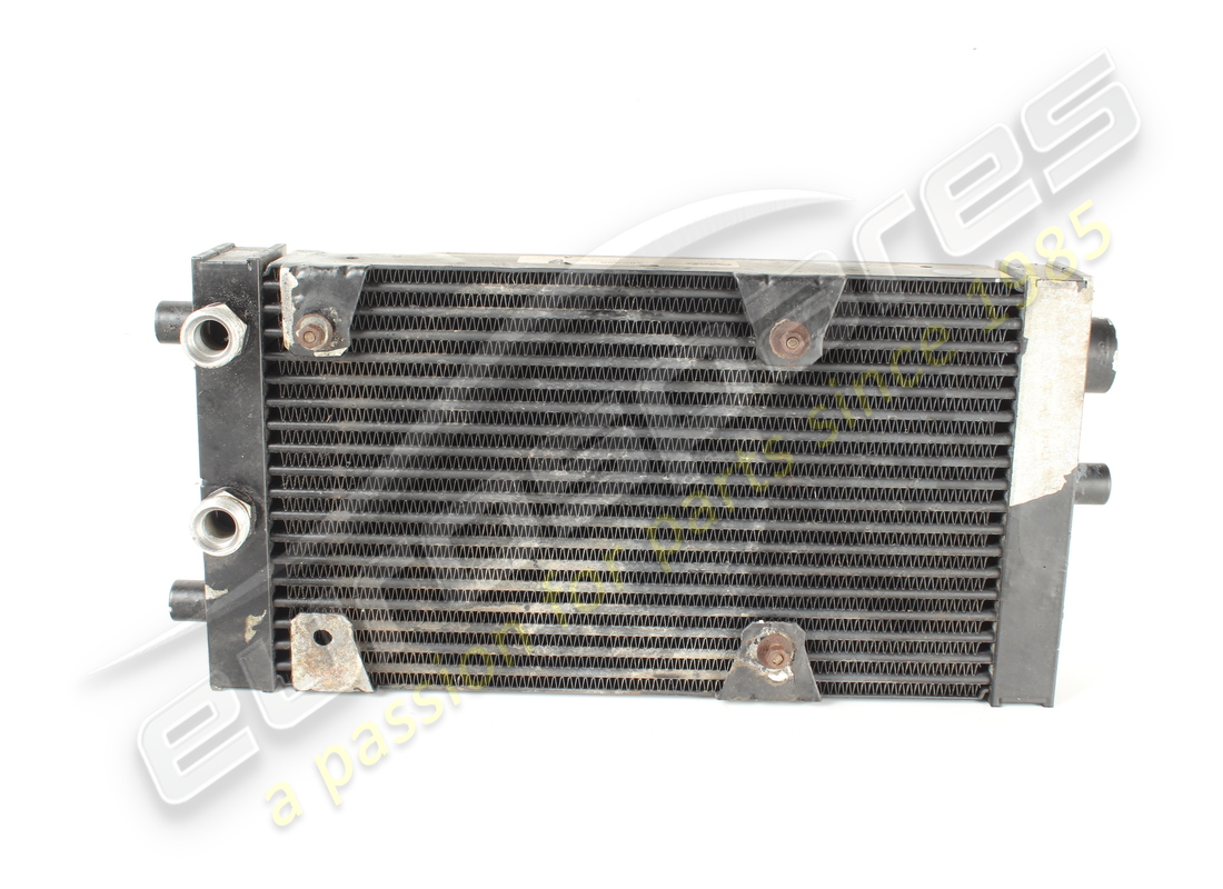 RADIATORE OLIO Ferrari USATO. NUMERO PARTE 266825 (1)
