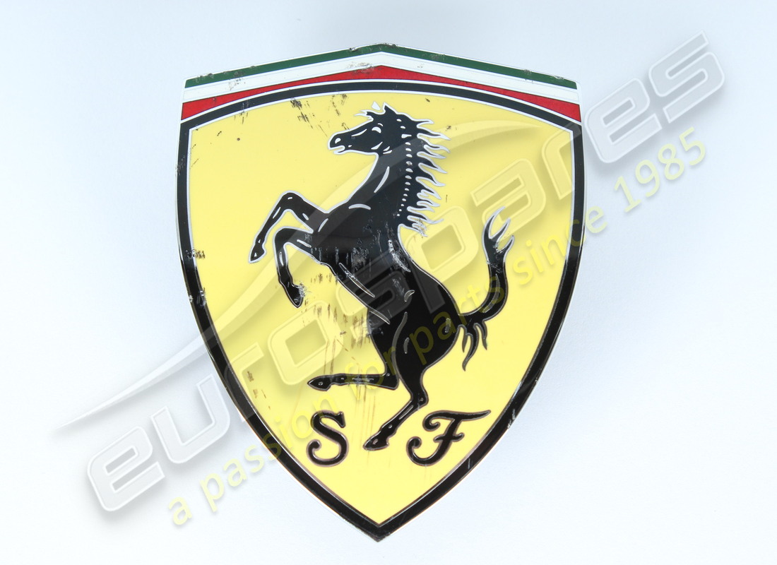 ferrari distintivo scudo squadra corse danneggiato. numero parte 88954300 (1)