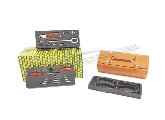 nuovo ferrari codice articolo kit attrezzi completo 177738
