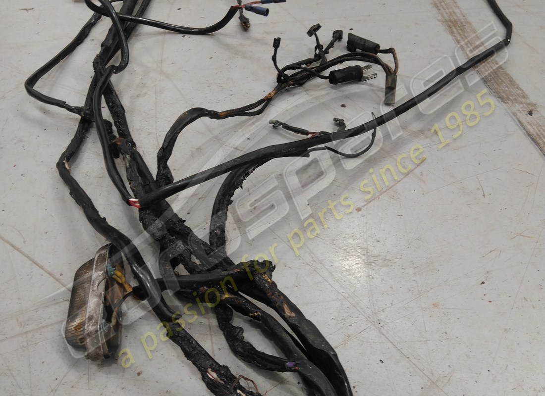cablaggio ferrari danneggiato. numero parte 40332504 (3)