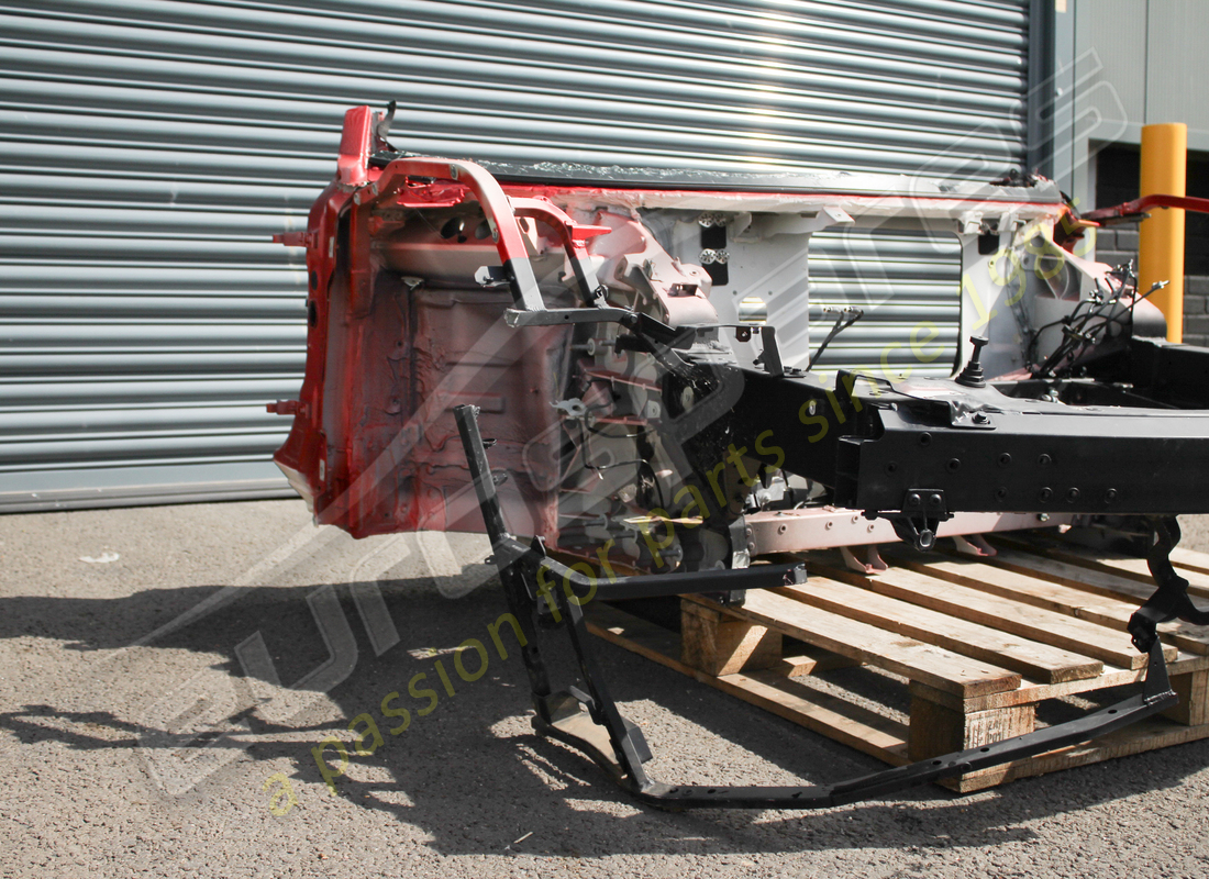 telaio anteriore eurospares ferrari f8 usato. numero parte eap1390088 (3)