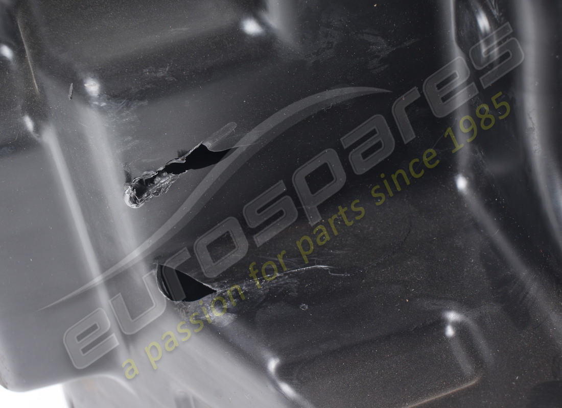 CASSA BASSO FERRARI DANNEGGIATA. NUMERO PARTE 318552 (6) cassa basso ferrari danneggiata. numero parte 318552 (6)