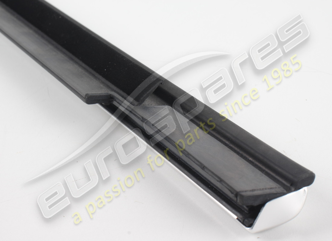 nuovo maserati rottame di vetro esterno anteriore destro. numero parte 670009856 (3)