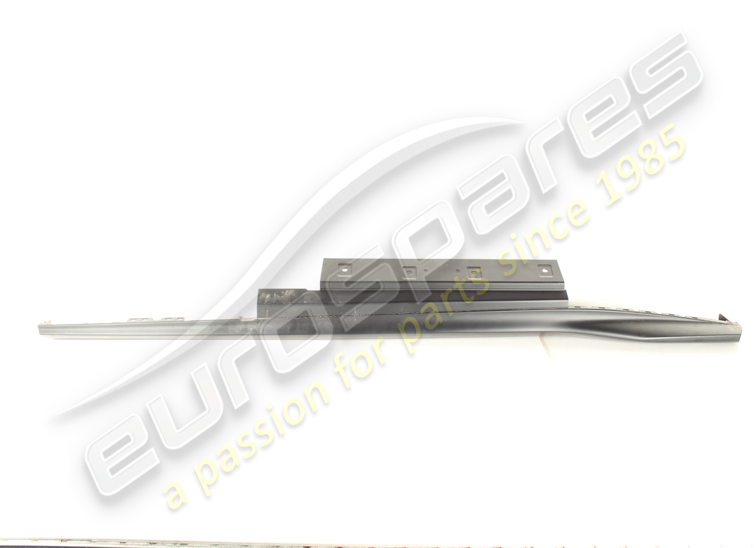 usato ferrari copertura soglia esterna completa sx. numero parte 88068510 (1)