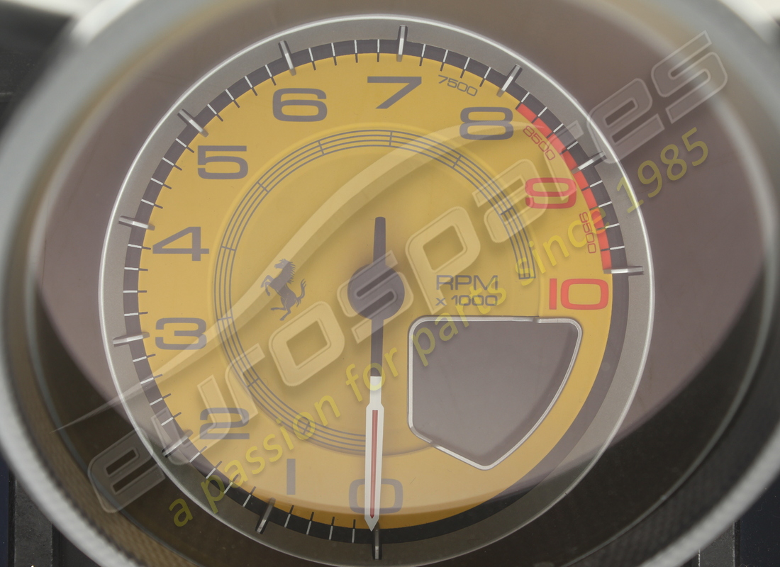 quadro strumenti ferrari usato. numero parte 274568 (2)