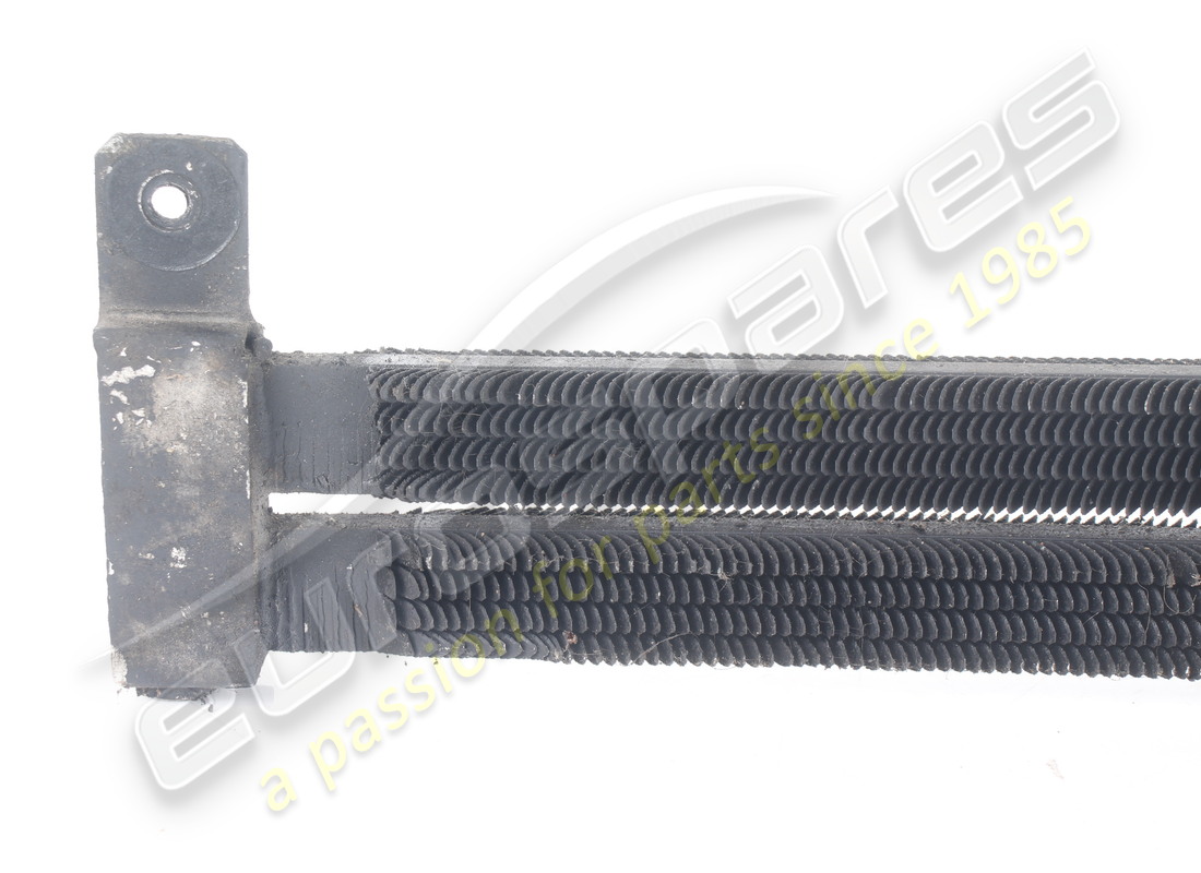 RADIATORE DELL'OLIO USATO MASERATI RHD. NUMERO PARTE 367817618 (2) radiatore dell'olio usato maserati rhd. numero parte 367817618 (2)
