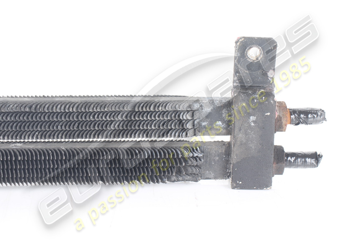 RADIATORE DELL'OLIO USATO MASERATI RHD. NUMERO PARTE 367817618 (3) radiatore dell'olio usato maserati rhd. numero parte 367817618 (3)