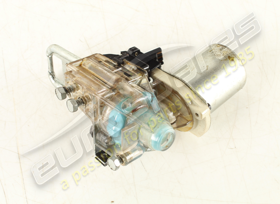 USED FERRARI BOOT LID MOTOR. PART NUMBER 2578040200 (2) used ferrari boot lid motor. part number 2578040200 (2)