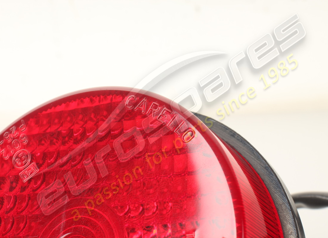 NUOVA FERRARI FANALE POSTERIORE CON RIFLETTORE OE. NUMERO PARTE 20082301 (2) nuova ferrari fanale posteriore con riflettore oe. numero parte 20082301 (2)