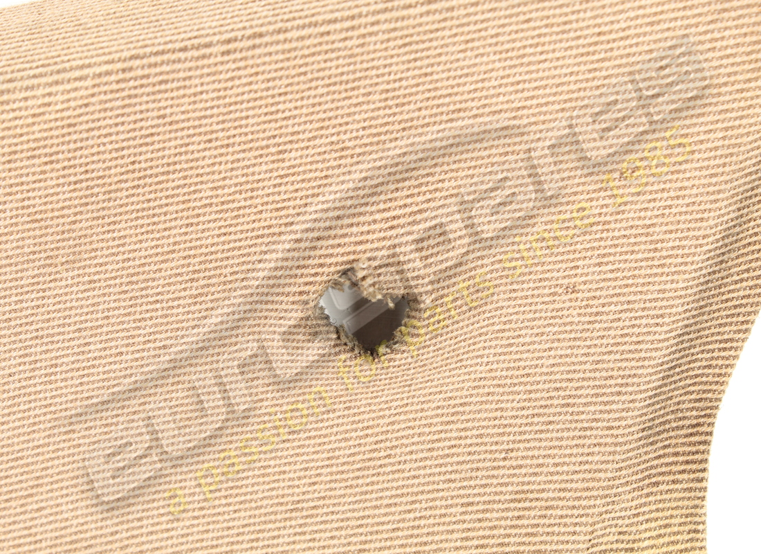 modanatura posteriore dx usata ferrari. numero parte 60679900 (3)