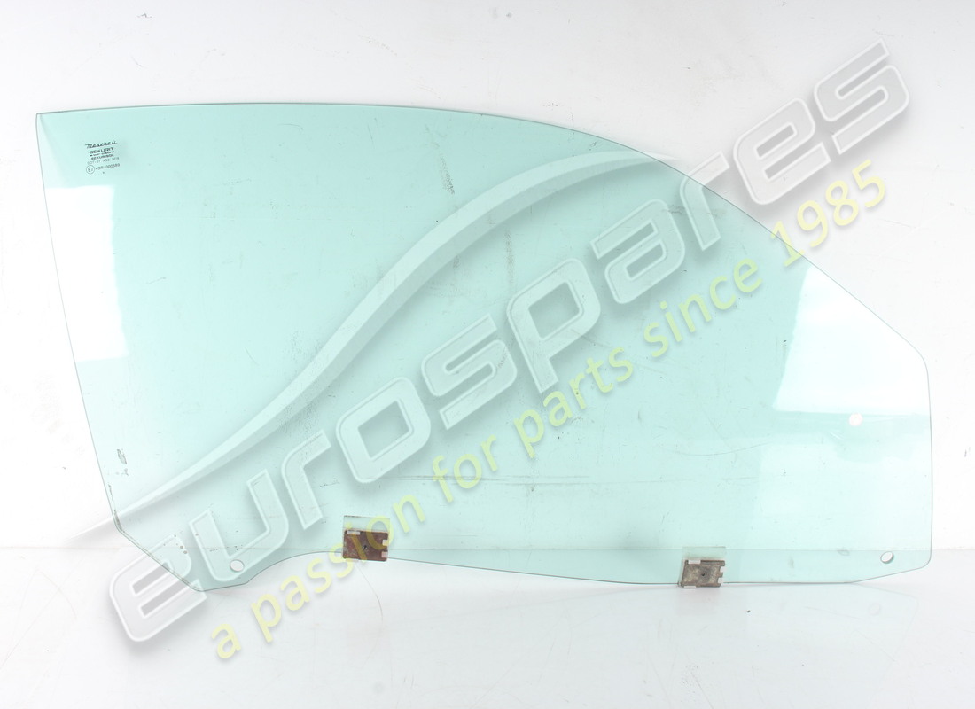 USATO Maserati VETRO PORTA DESTRA M338 . NUMERO PARTE 387700306 (1)