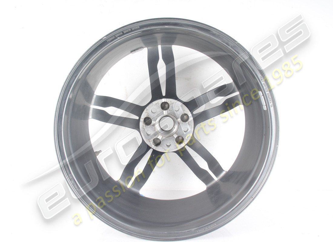 RUOTA ANTERIORE FERRARI USATA. NUMERO PARTE 328870 (3) ruota anteriore ferrari usata. numero parte 328870 (3)