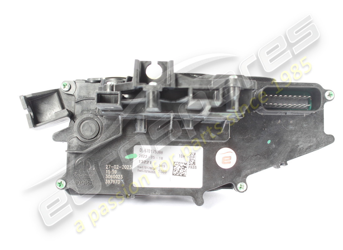 serratura porta anteriore sinistra usata maserati numero parte rhd 670175388 (1)