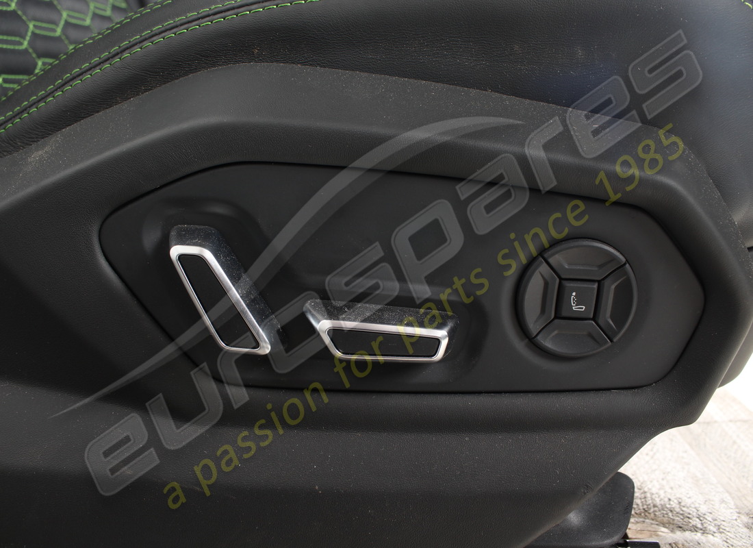set di sedili completo usato eurospares urus. numero parte eap1227394 (3)