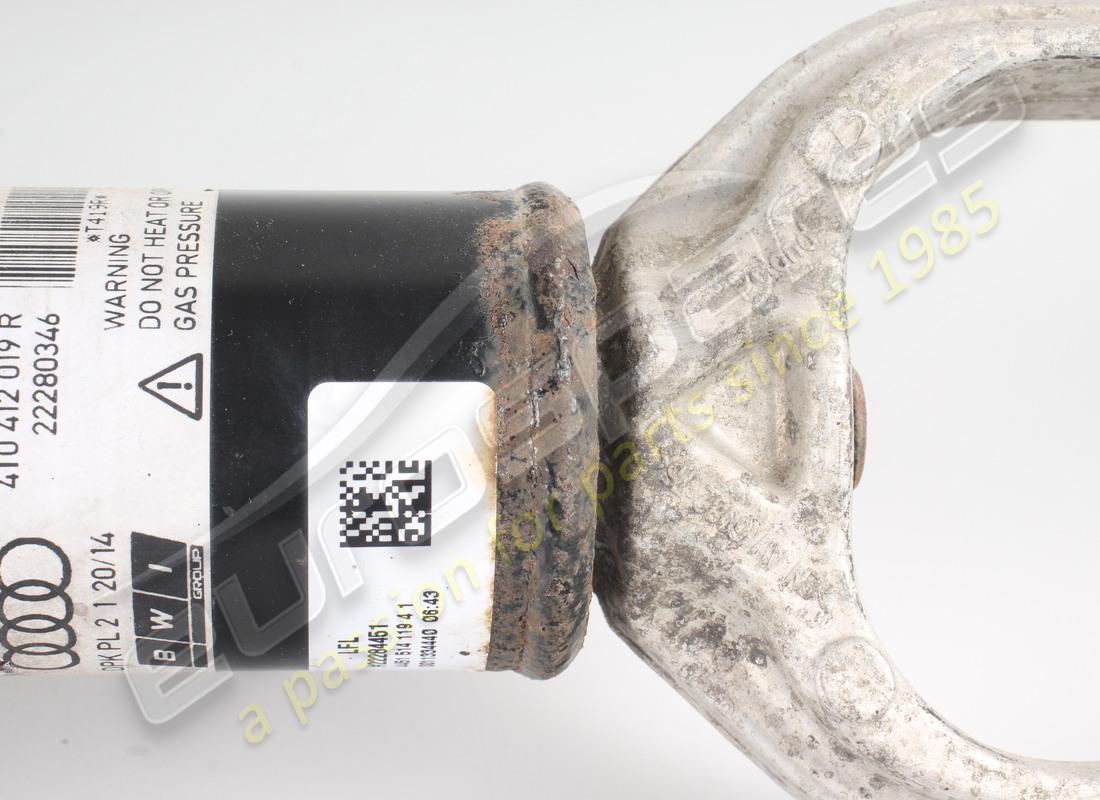 ammortizzatore magna ride lift danneggiato lamborghini. numero parte 4t0412019r (4)