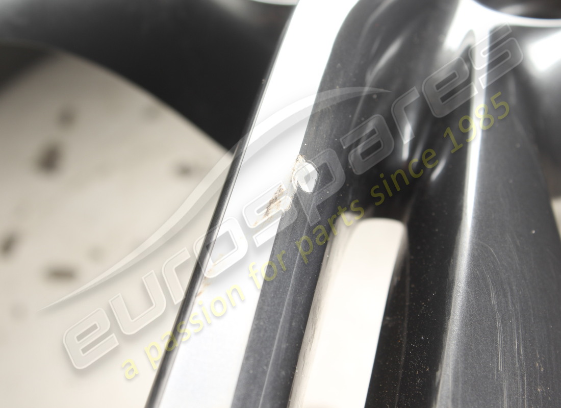 ferrari cerchio forg ant sx t grigio d. numero parte 986211 (6) danneggiato