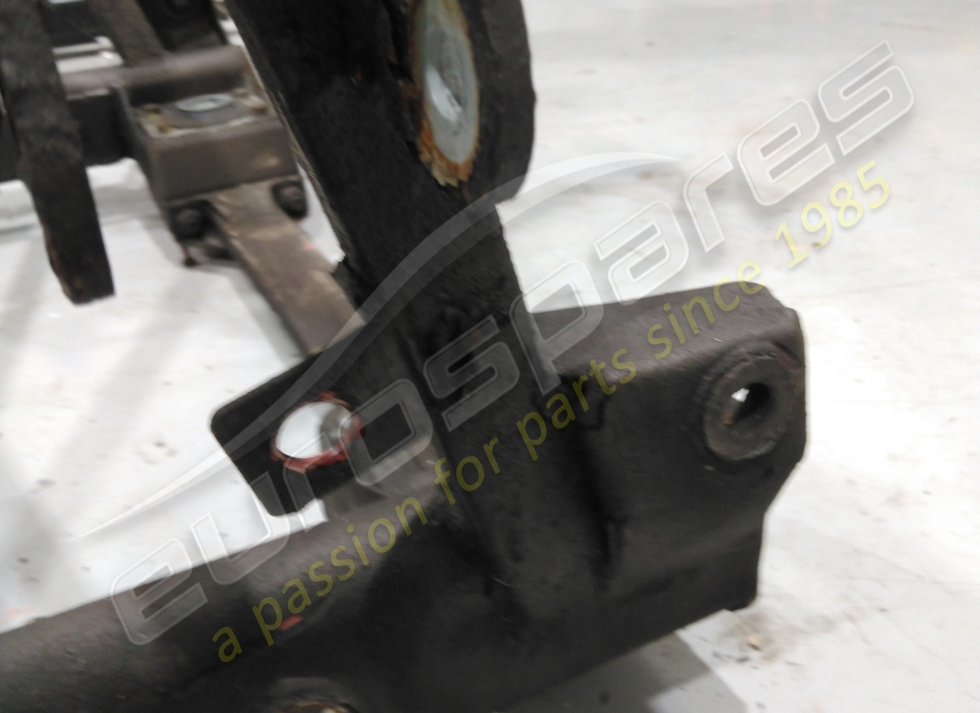 telaio del motore ferrari danneggiato. numero parte 65098600 (2)