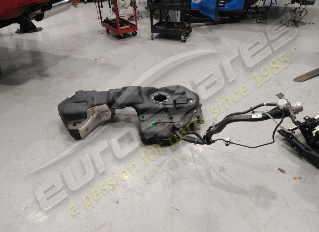 usato lamborghini codice articolo serbatoio carburante 4m0201021gl
