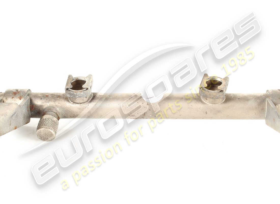 tubo carburante testata destro usato maserati. numero parte 585060002 (2)