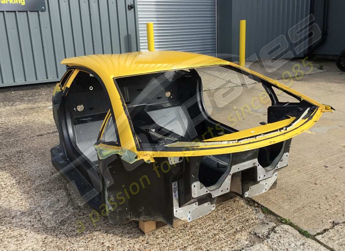 monoscocca aventador eurospares usata. numero parte eap1377688 (2)