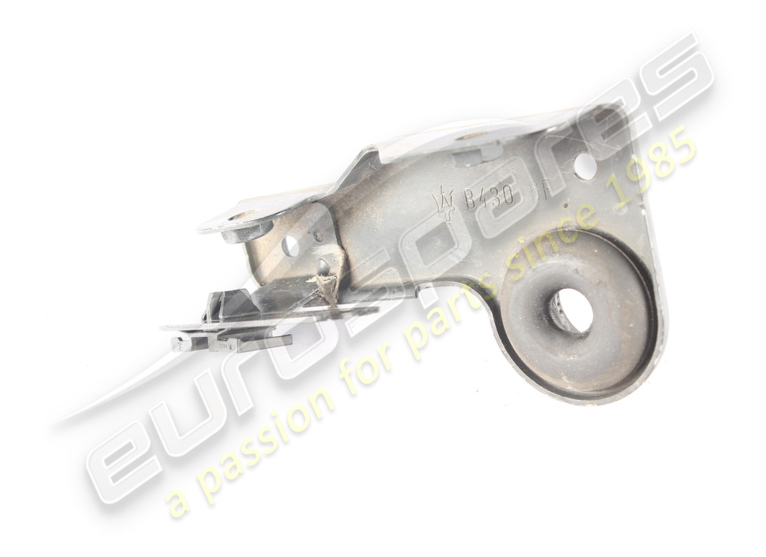 usato maserati staffa intercooler inferiore. numero parte 670037757 (2)