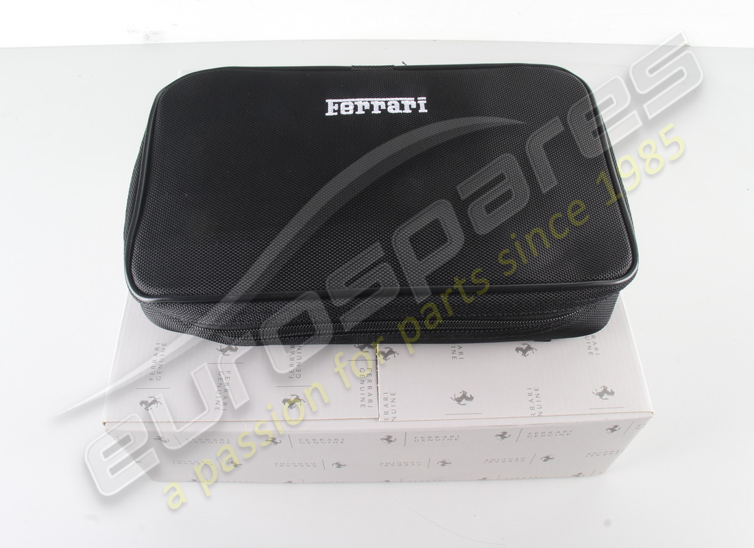 nuova ferrari borsa kit attrezzi completa. numero parte 827399 (3)
