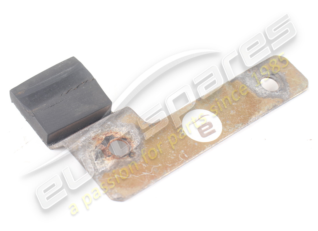 USATO Maserati STAFFA COMPLETA DX PER RADIATORE ACQUA R . NUMERO PARTE 384000144 (1)